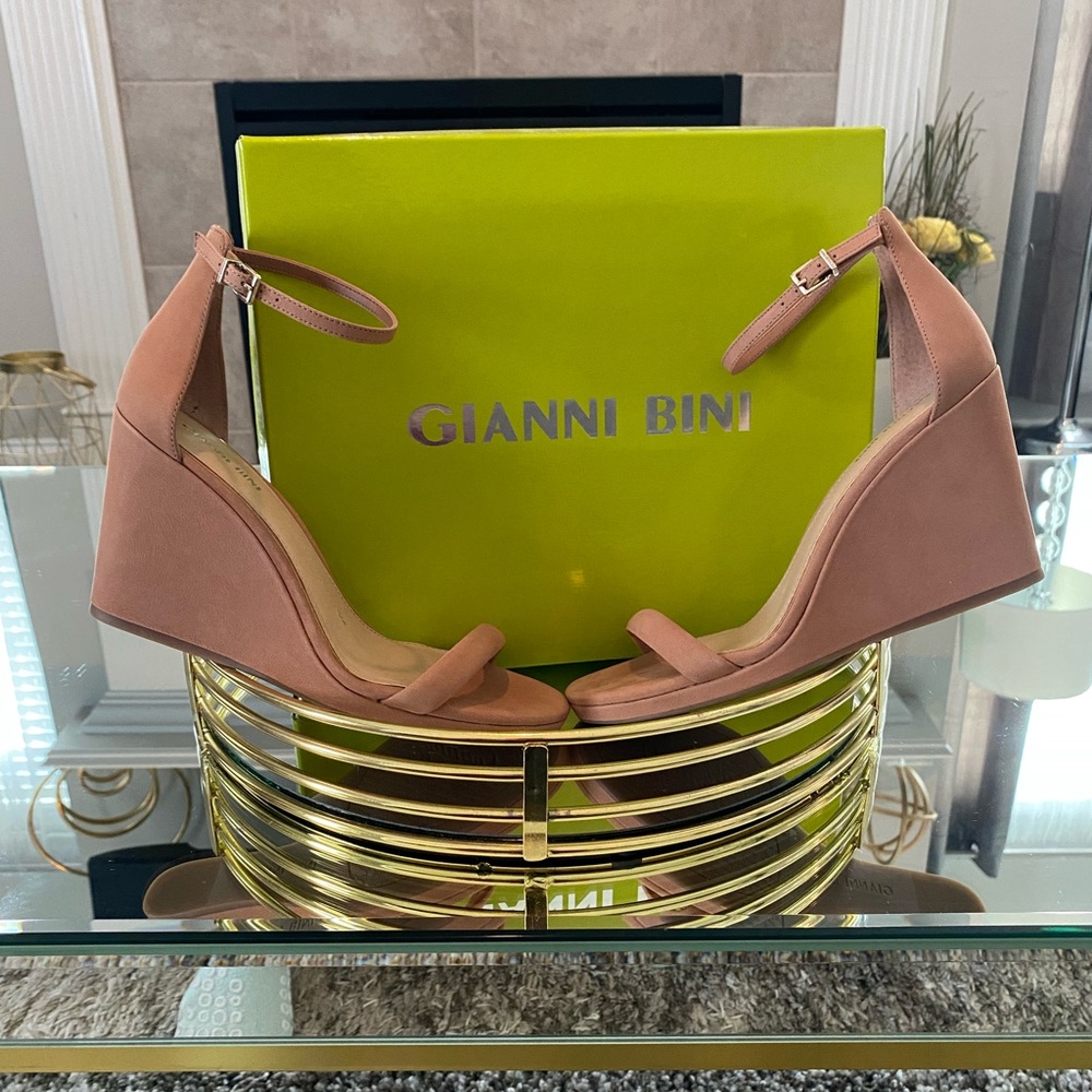 Gianni Bini Wedge